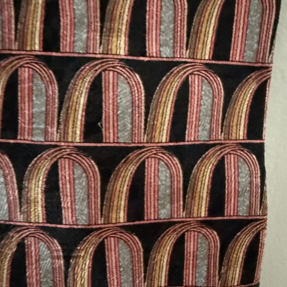 Ermenegildo Zegna Silk Tie Black with Rose & Gold Arch Pattern – Made in Italy - Picture 7 of 7